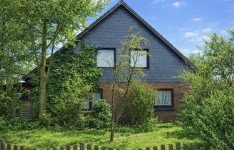 Hauptbild Großzügiges Ein- bis Zweifamilienhaus in begehrter Wohnlage von Henstedt-Ulzburg (Rhen)